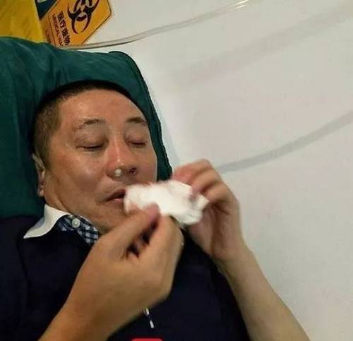 两人同为处所重量人物，照旧生意同伴。何昌秋掉事时，聂章田也给以辅佐。