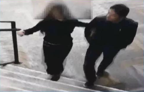 刘强东案视频轮番曝光，真假难辨背后谁说谎？