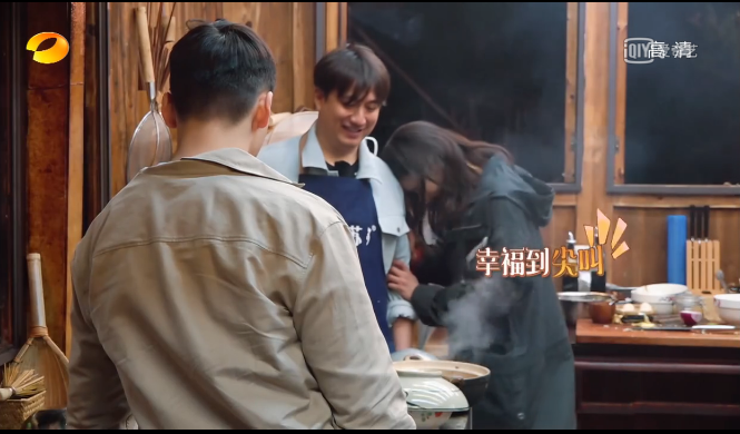 行动可能不太符合，但直接说人家出轨就.......