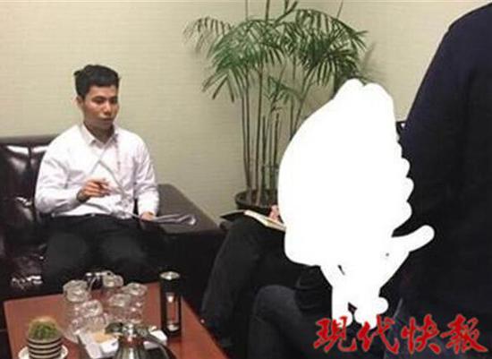 朱立飞正在为外国顾主供给咨询