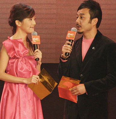 揭娱乐圈10大男星出奇制胜的泡妞高作儿