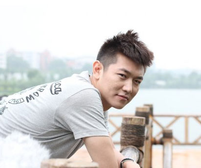 揭娱乐圈10大男星出奇制胜的泡妞高作儿