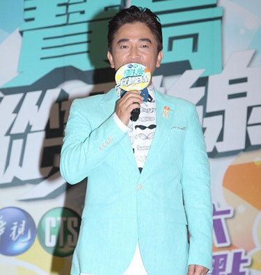 揭娱乐圈10大男星出奇制胜的泡妞高作儿
